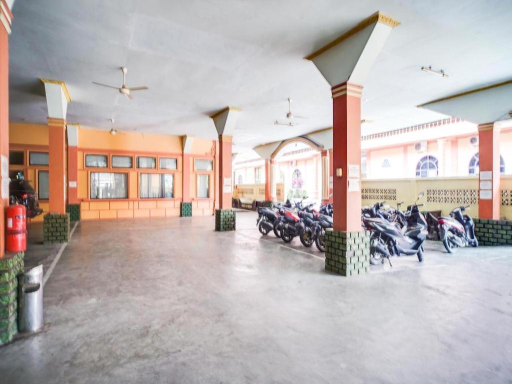 Oyo 1140 Hotel Tresya Tanjung Balai Tanjungbalai Exteriér fotografie