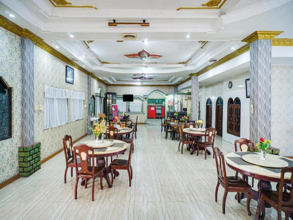 Oyo 1140 Hotel Tresya Tanjung Balai Tanjungbalai Exteriér fotografie